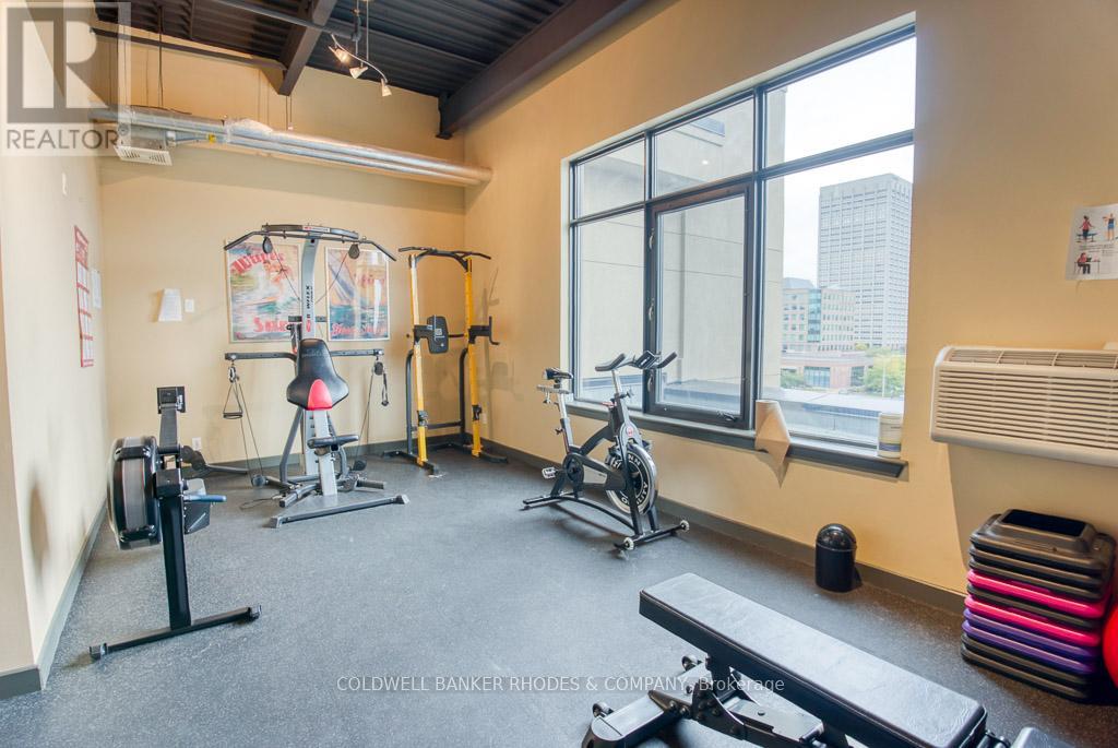 401 - 320 Parkdale Avenue