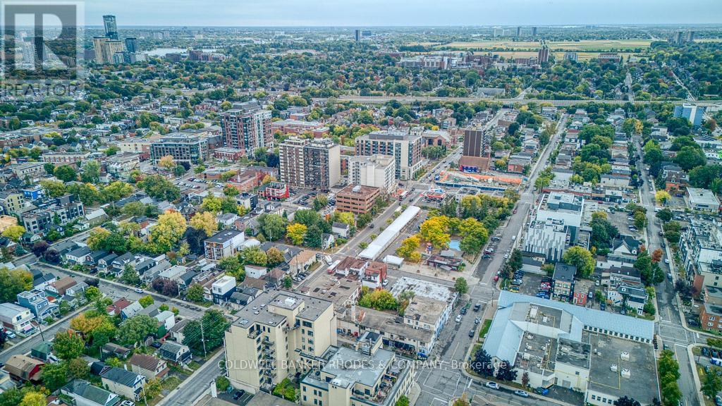 401 - 320 Parkdale Avenue