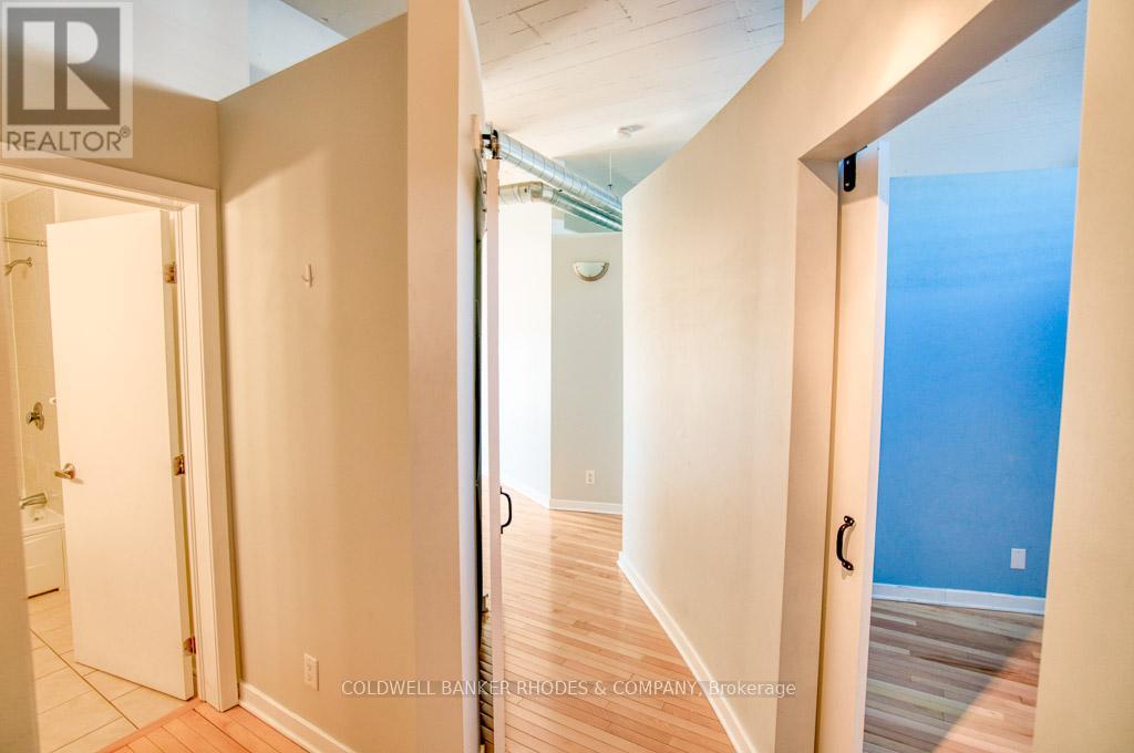 401 - 320 Parkdale Avenue