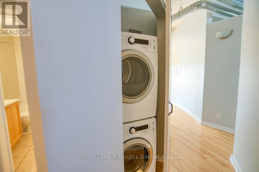 401 - 320 Parkdale Avenue