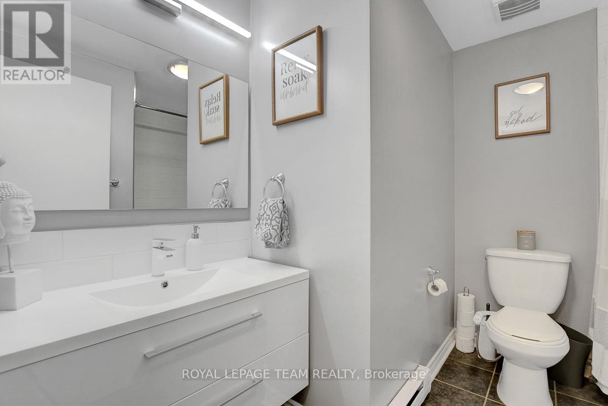 15 - 1302 Alness Court