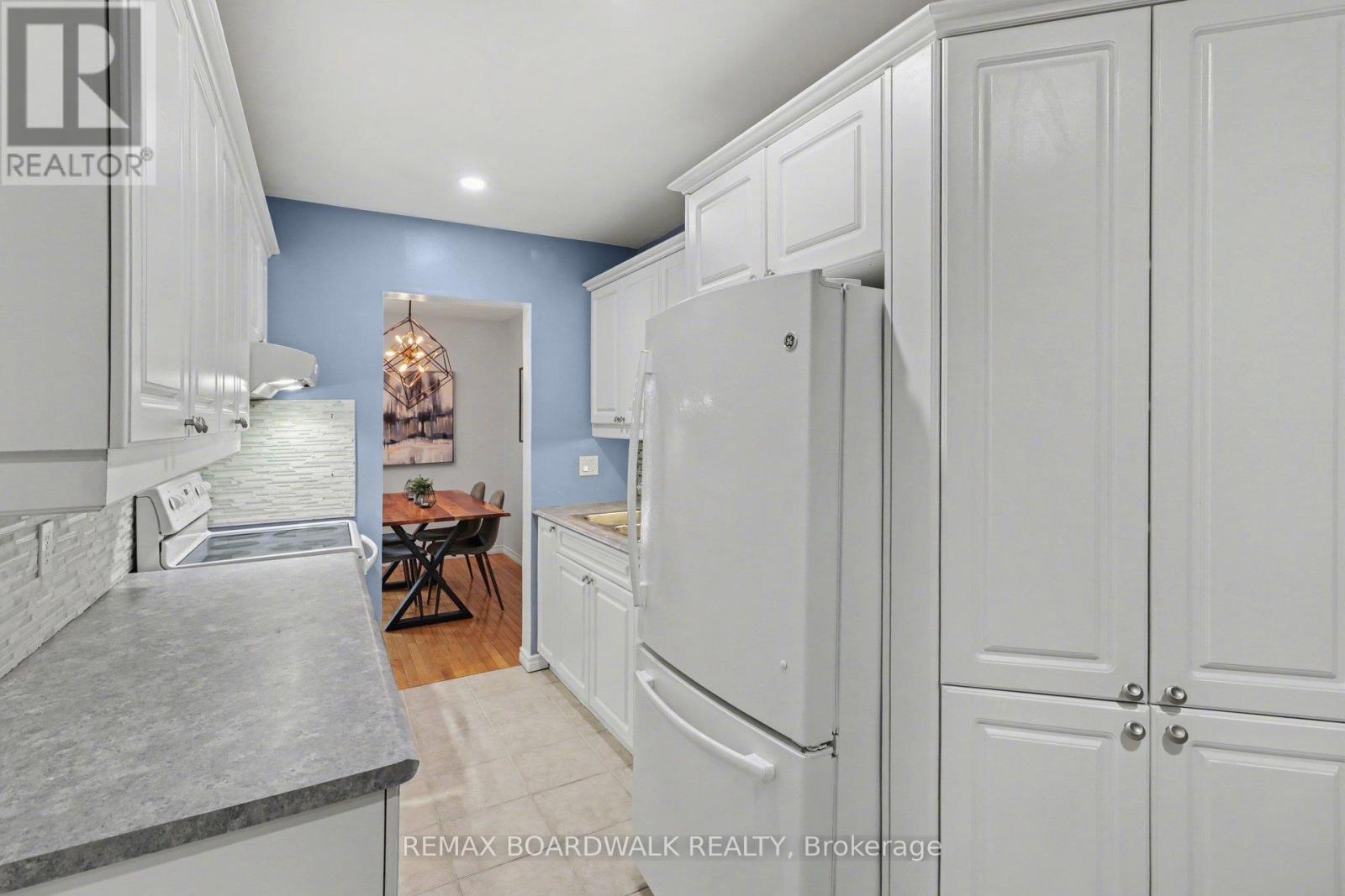 3 - 443 Canotia Place