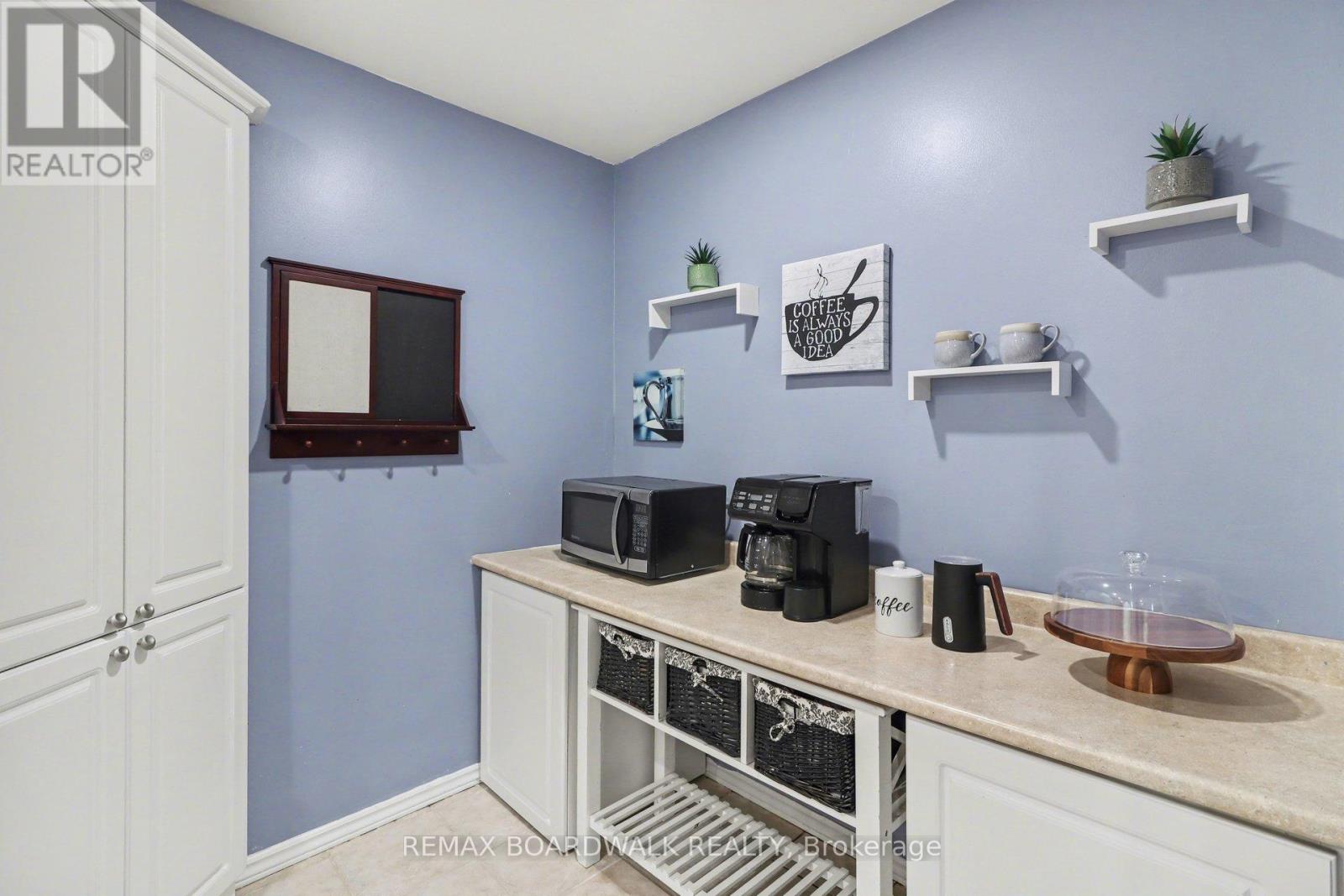 3 - 443 Canotia Place