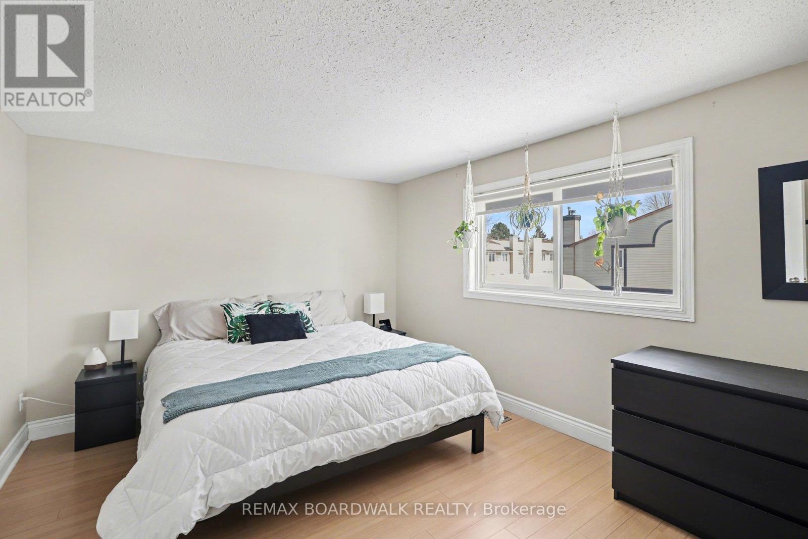 3 - 443 Canotia Place