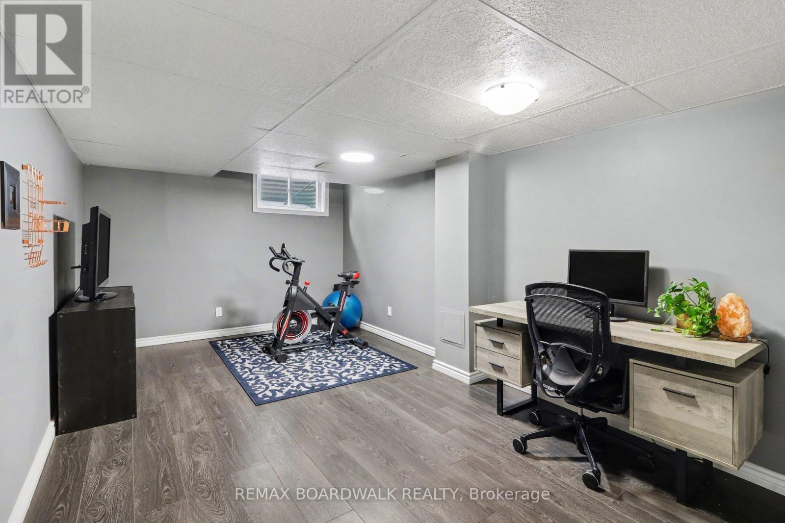 3 - 443 Canotia Place