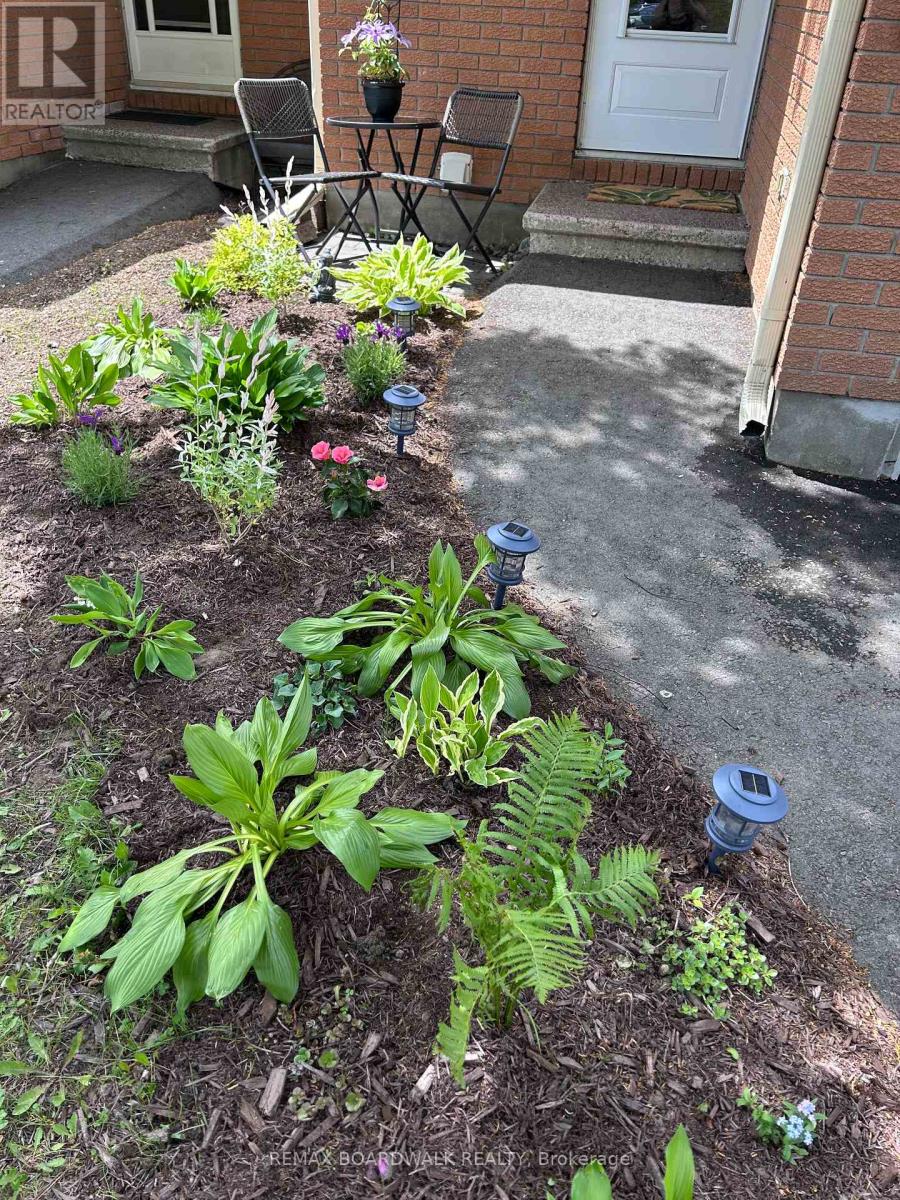 3 - 443 Canotia Place