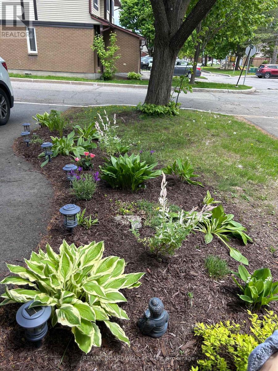 3 - 443 Canotia Place