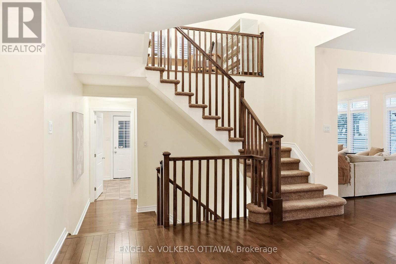 517 Golden Sedge Way