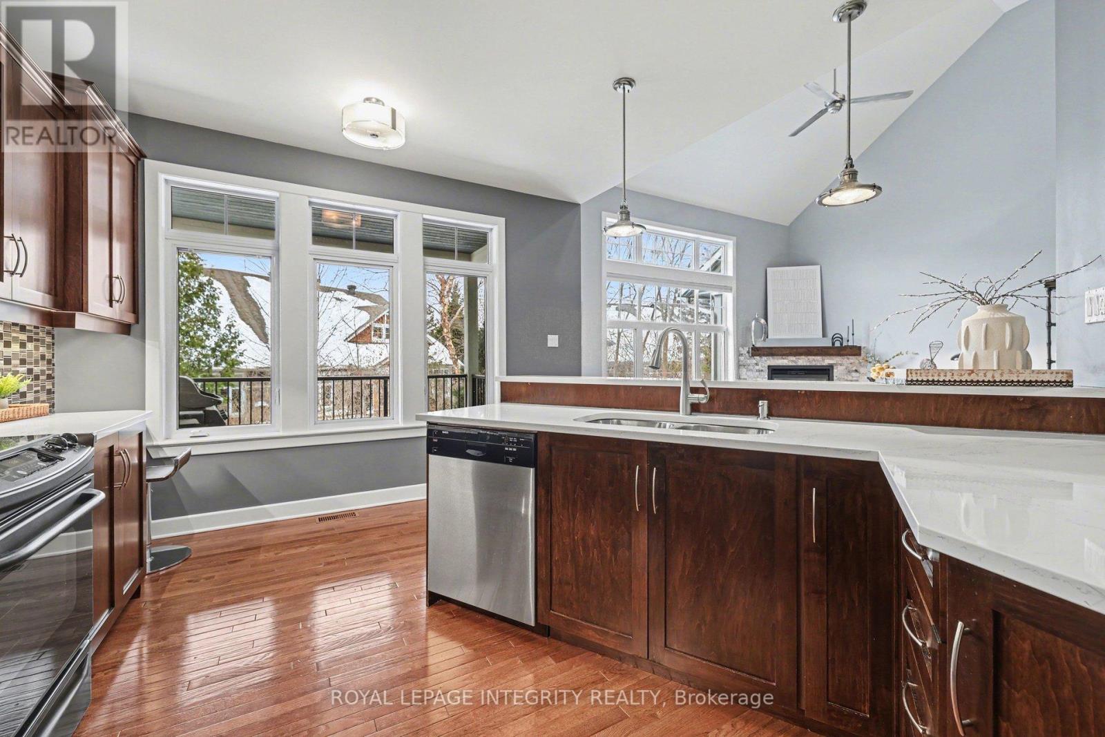 15 Marsh Sparrow Private