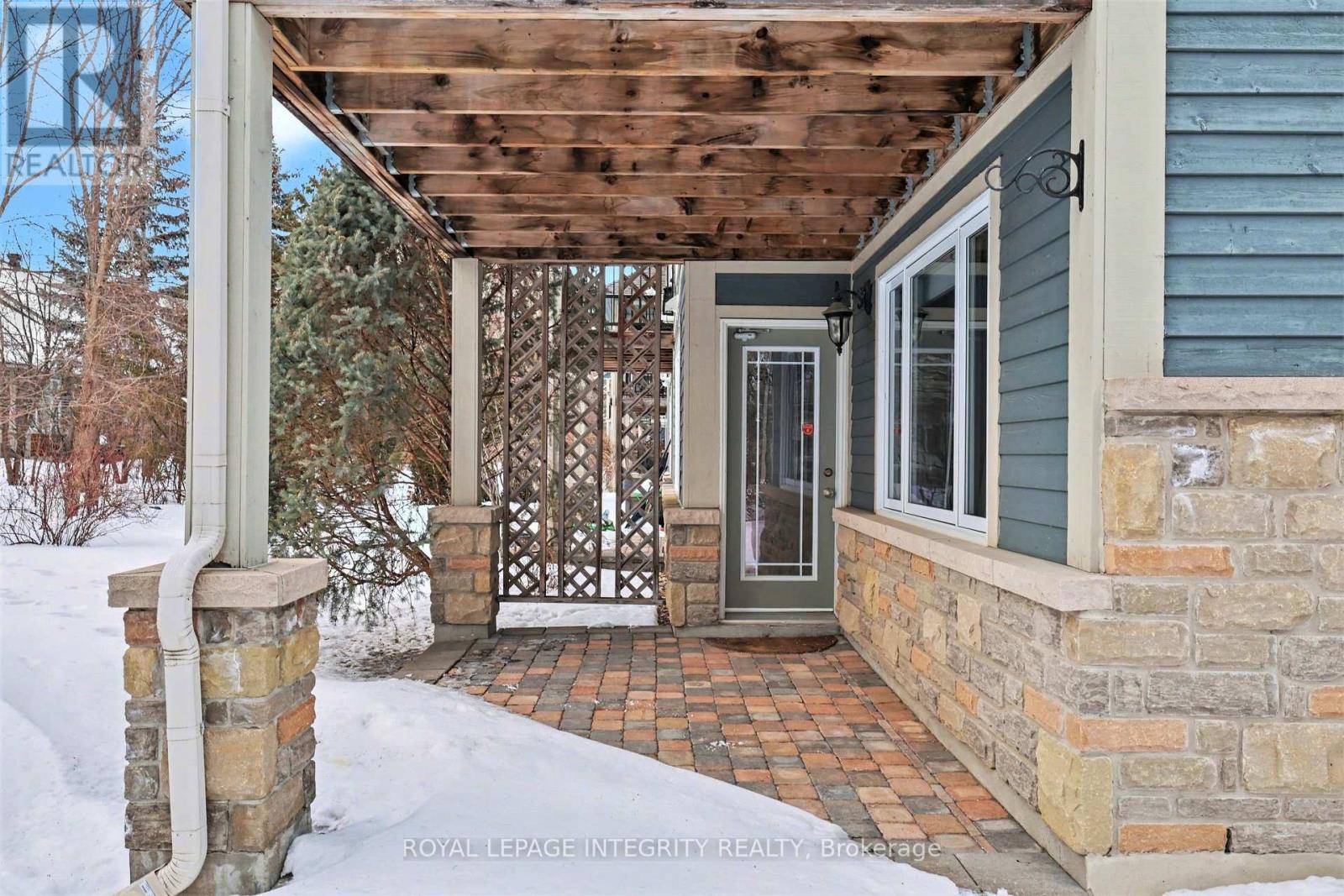 15 Marsh Sparrow Private