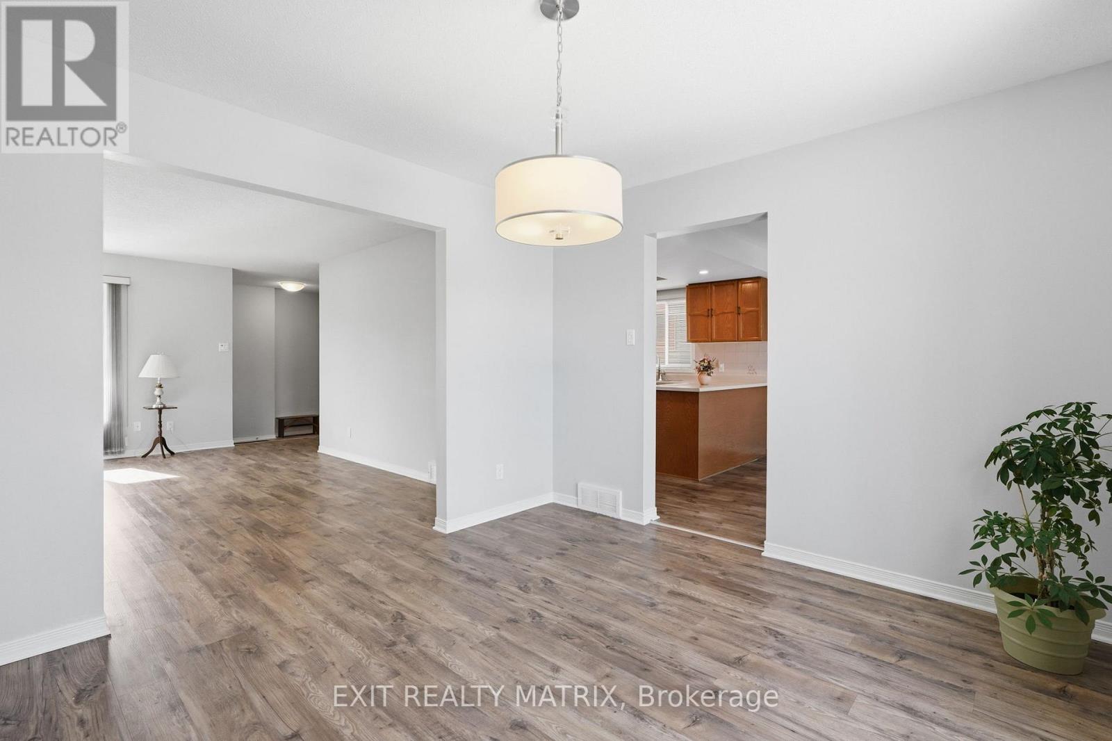 57 Rosegarden Crescent