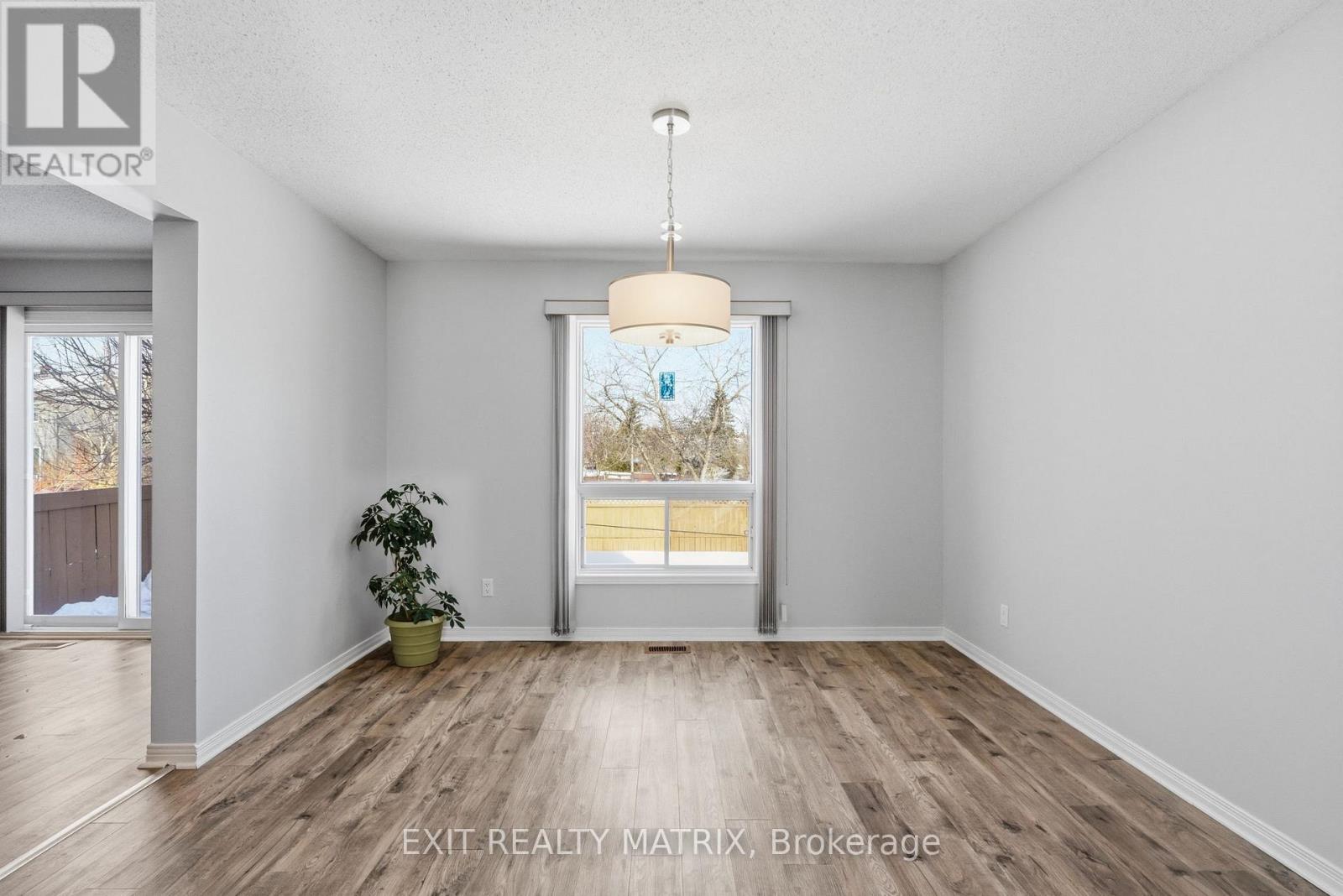 57 Rosegarden Crescent