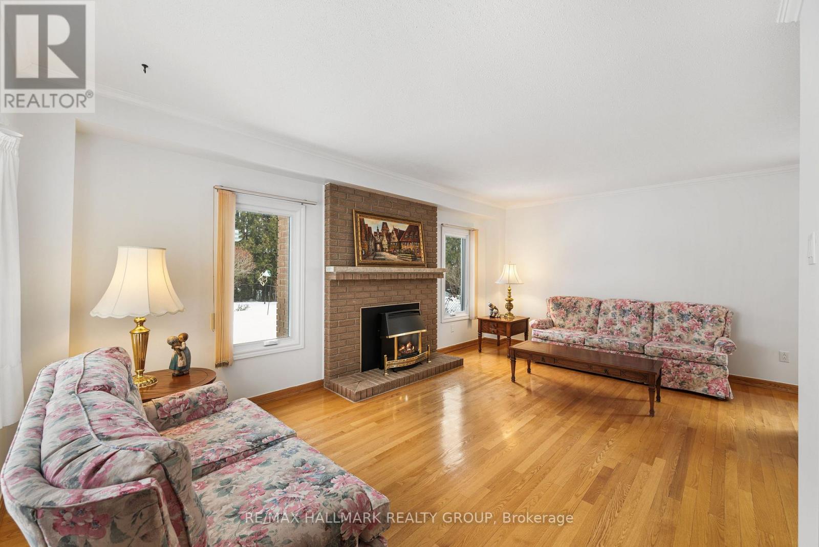 1177 St Moritz Crescent N