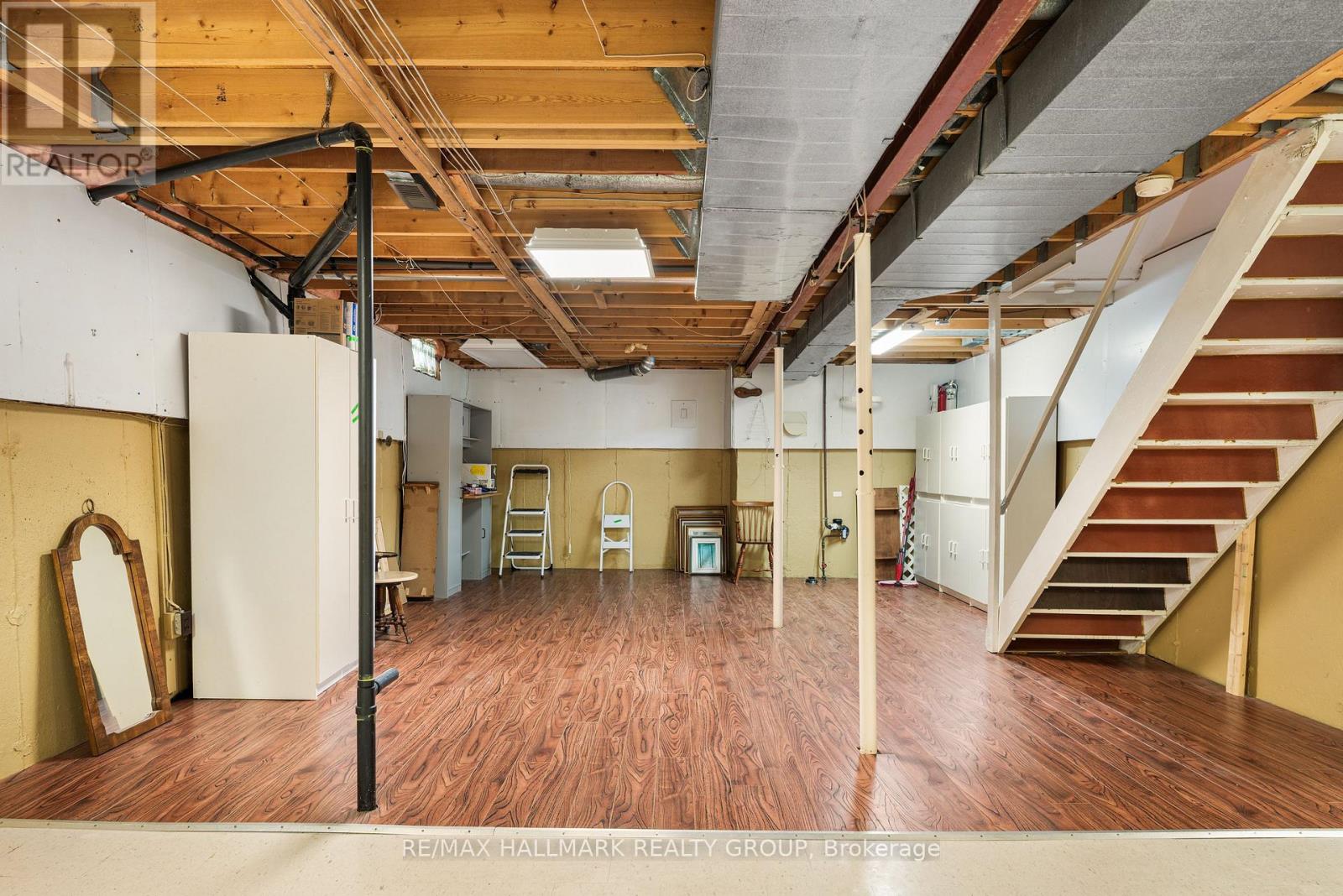 1177 St Moritz Crescent N