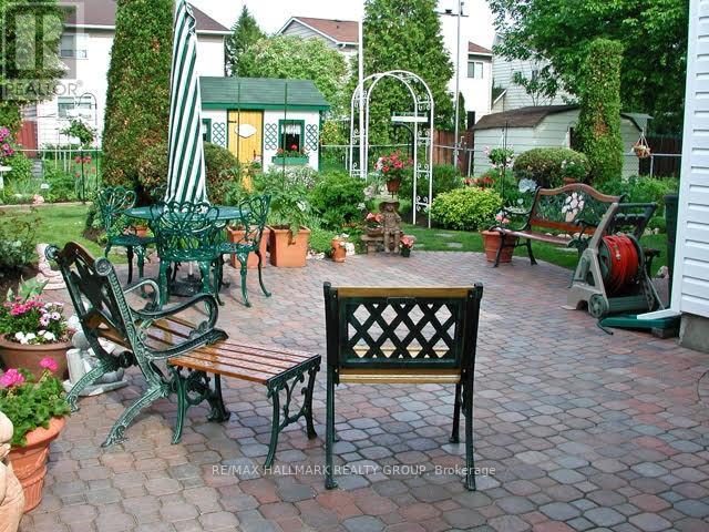 1177 St Moritz Crescent N