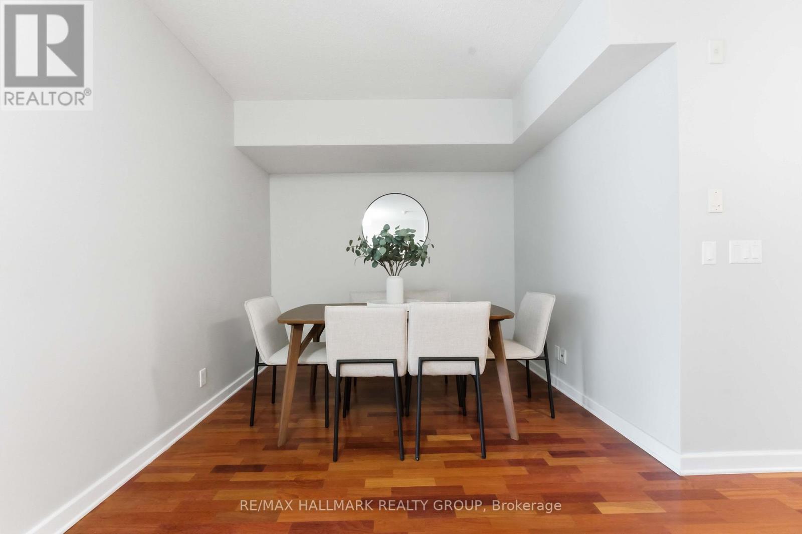 1106 - 138 Somerset Street W