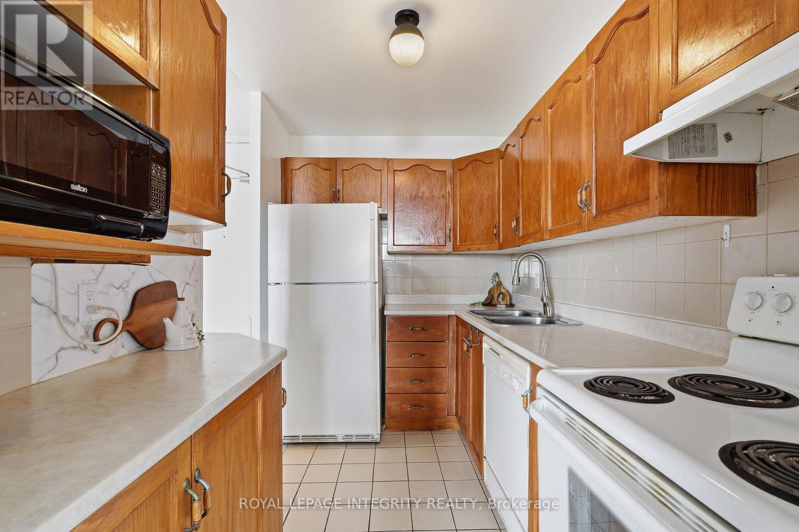 1110 - 2000 Jasmine Crescent