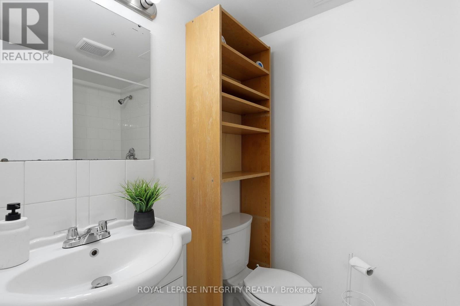 1110 - 2000 Jasmine Crescent