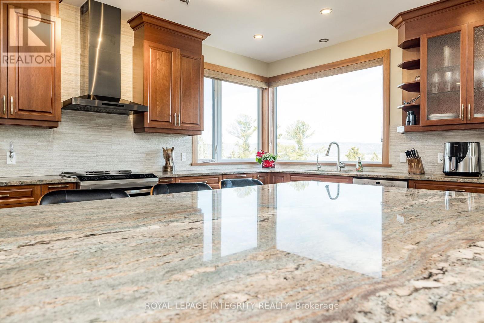 3052 Stoneridge Road