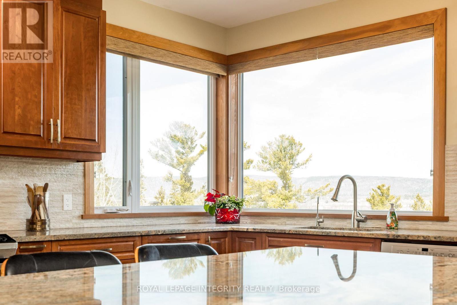 3052 Stoneridge Road