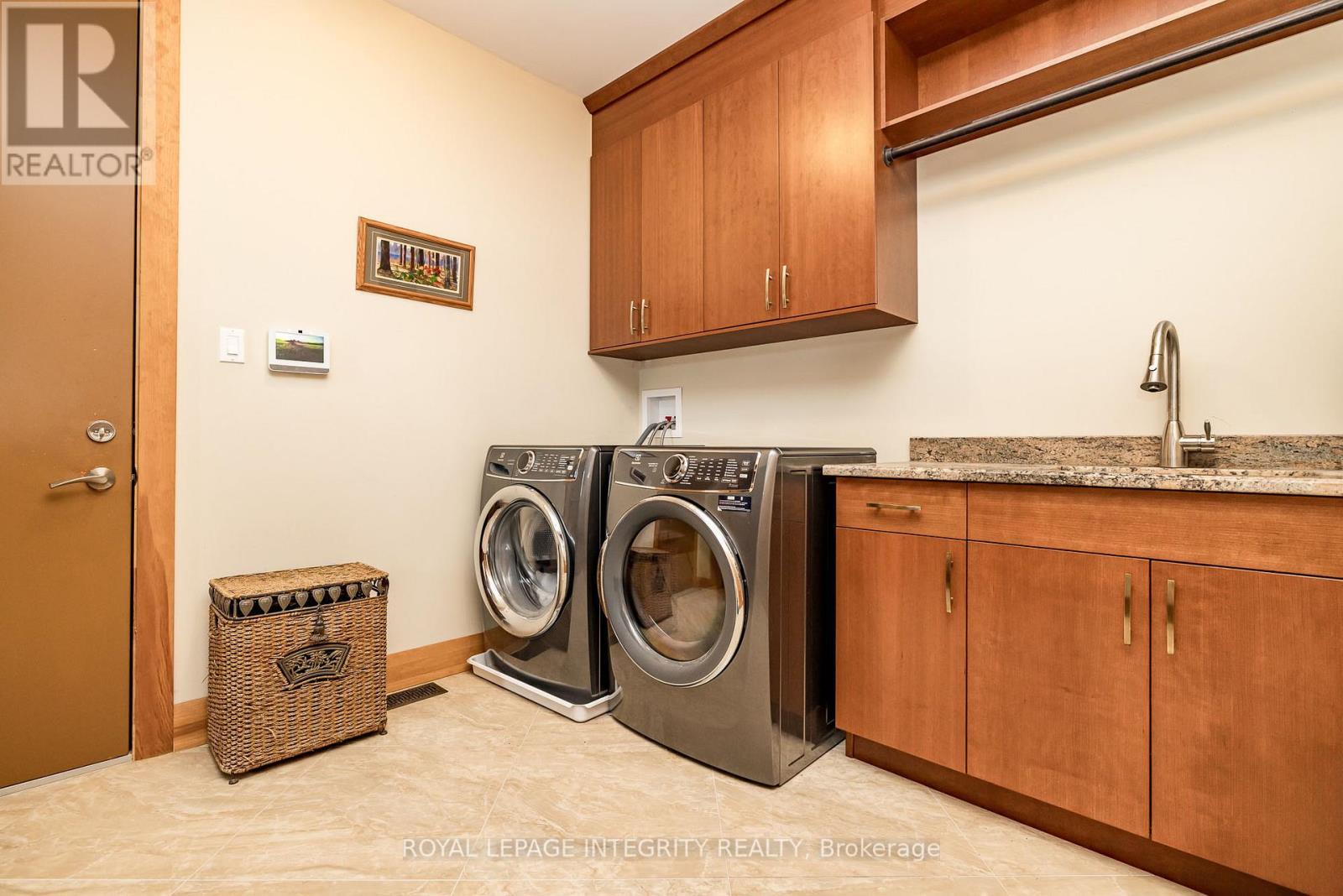 3052 Stoneridge Road