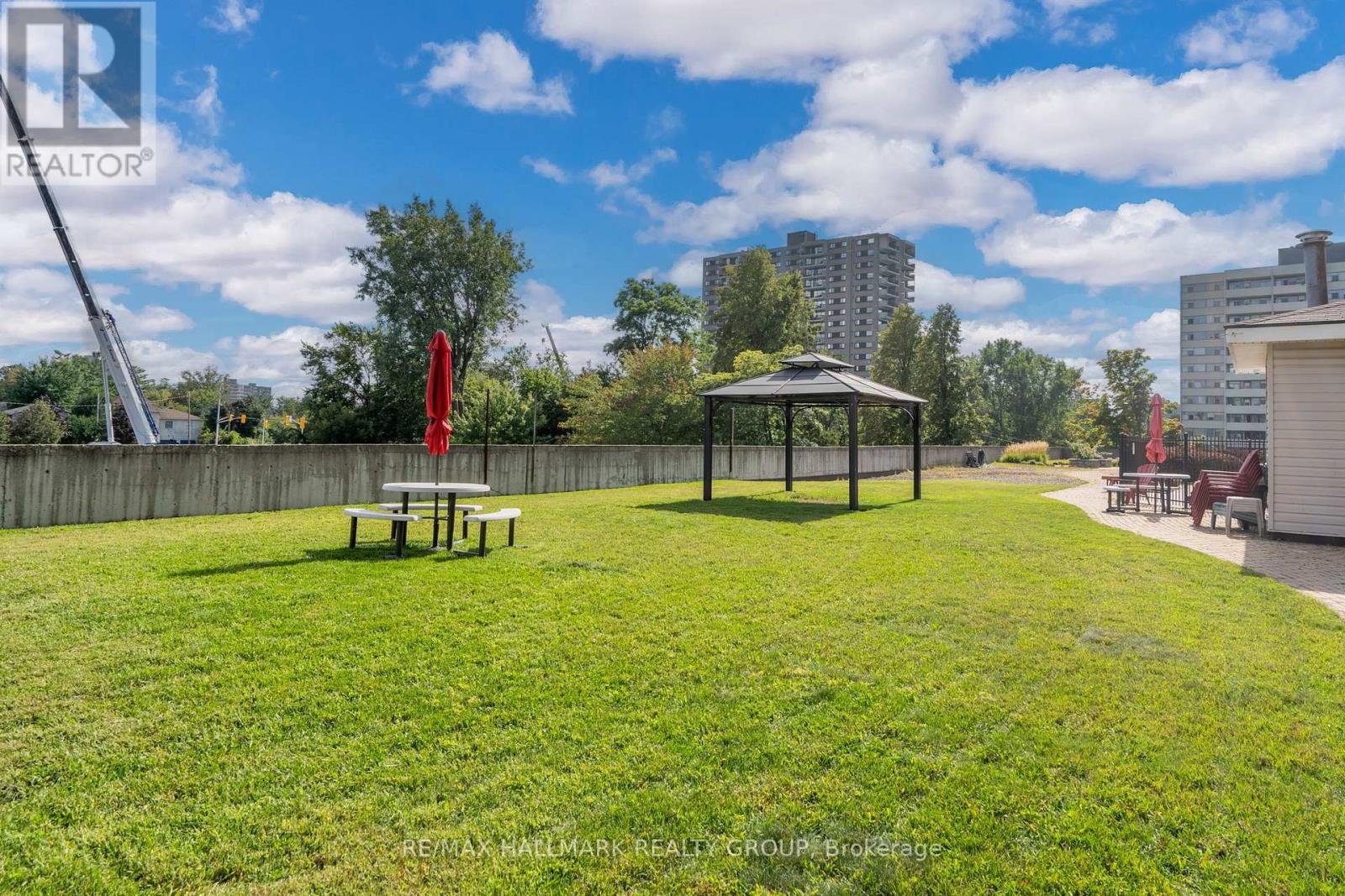 315 - 1100 Ambleside Drive