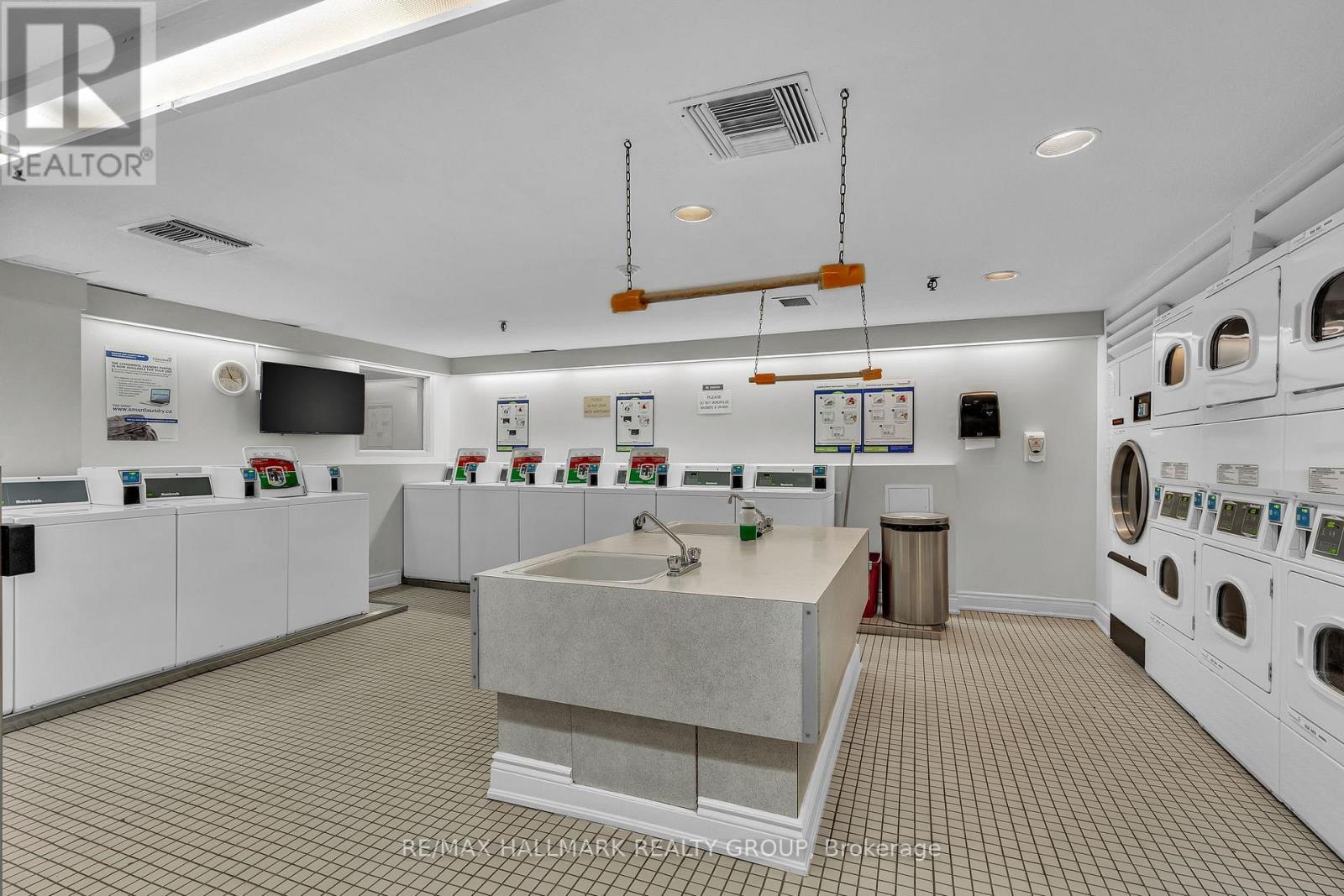 315 - 1100 Ambleside Drive