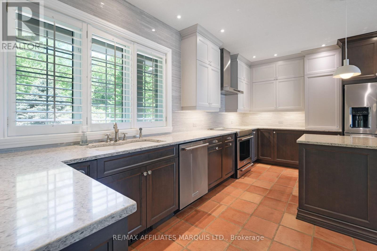 20562 Old Montreal Road