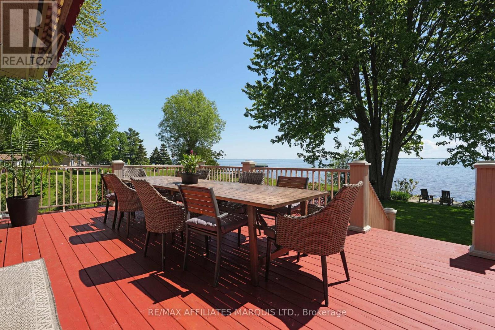 20562 Old Montreal Road