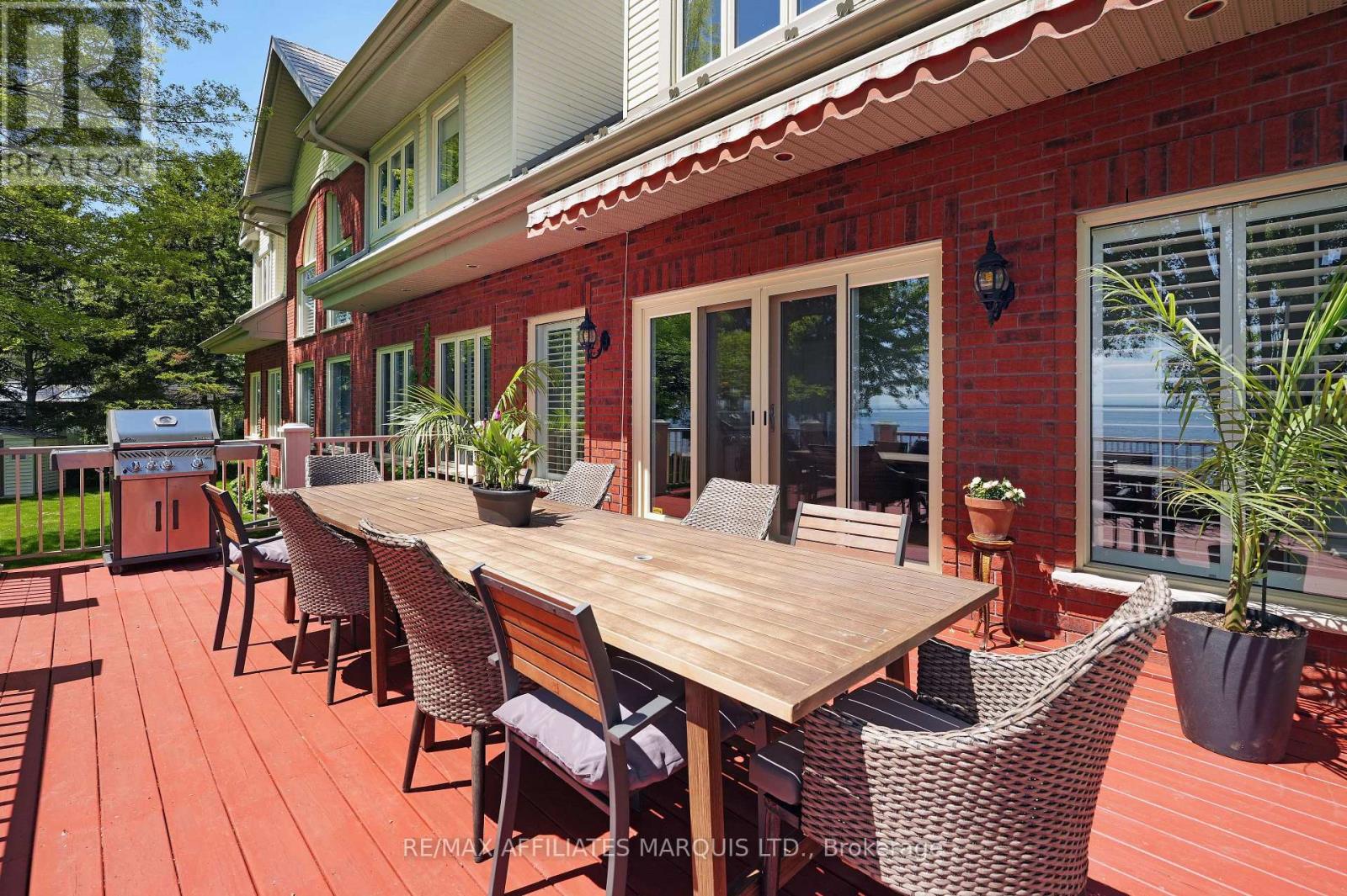 20562 Old Montreal Road