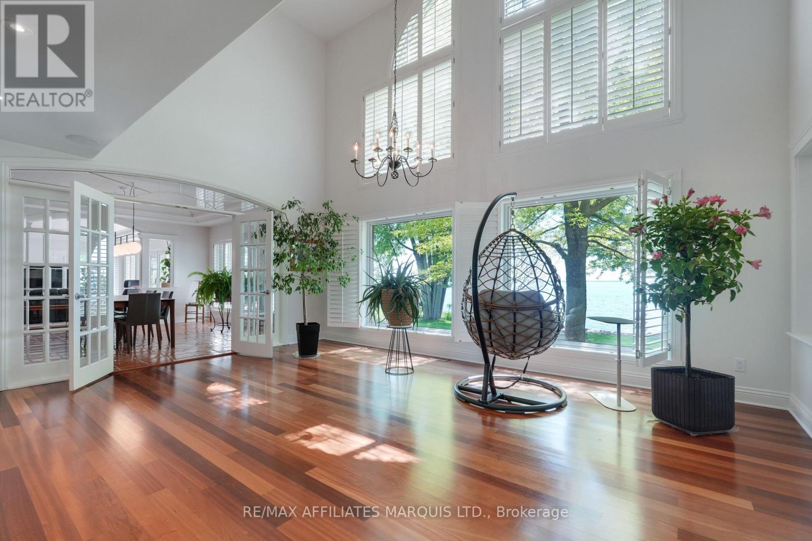 20562 Old Montreal Road