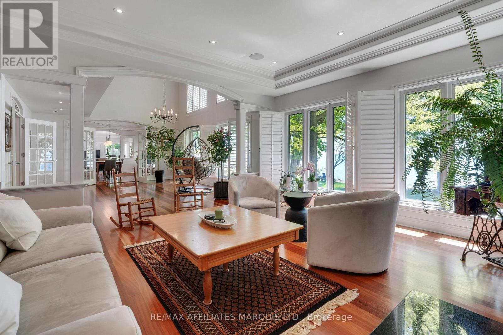 20562 Old Montreal Road