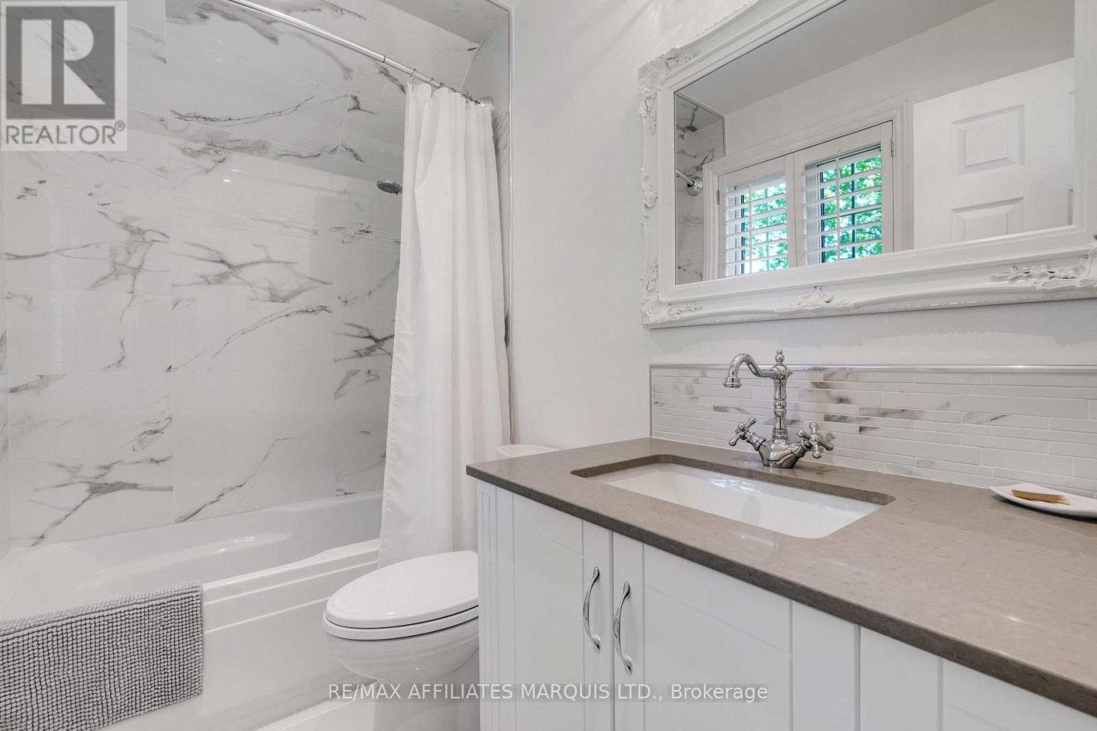 20562 Old Montreal Road