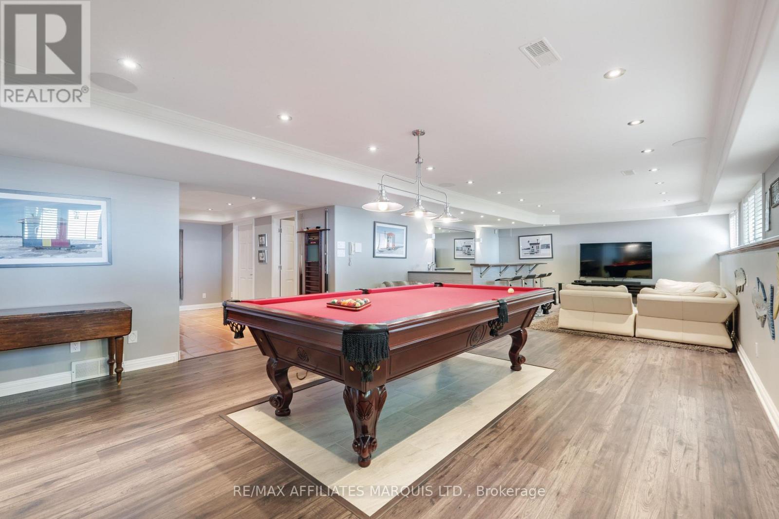 20562 Old Montreal Road