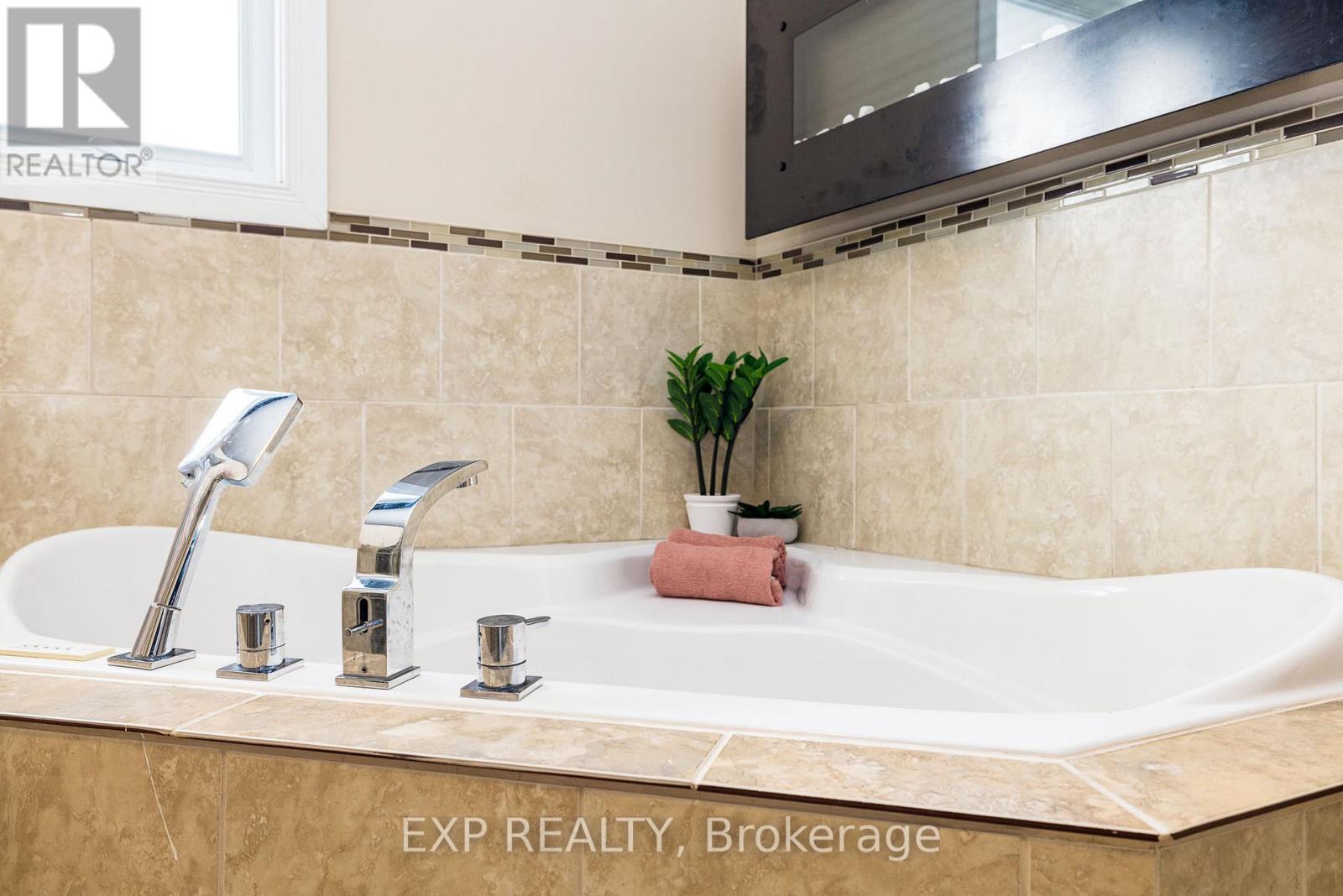 1052 Notre Dame Street