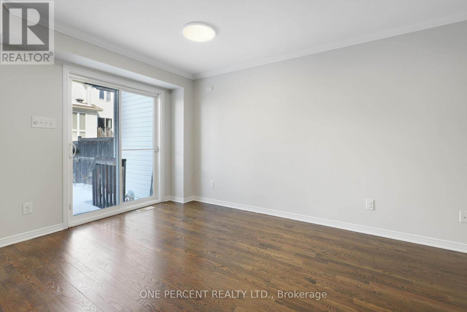 209 Rolling Meadow Crescent