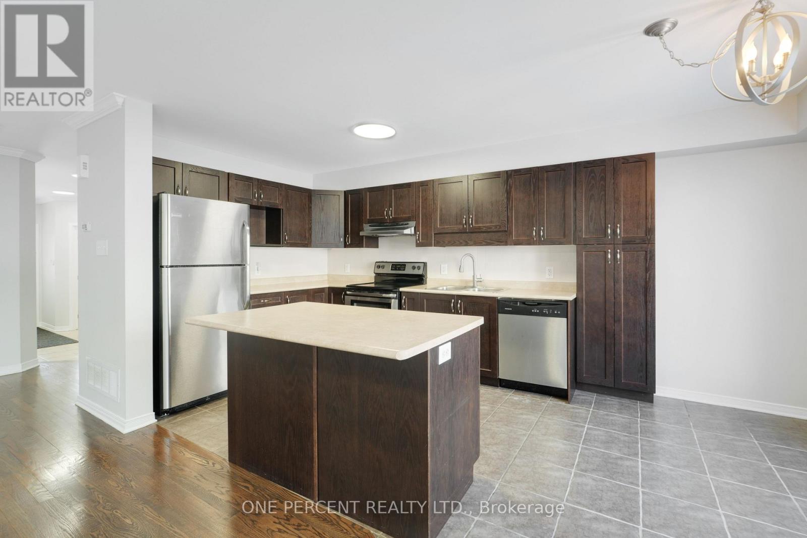 209 Rolling Meadow Crescent