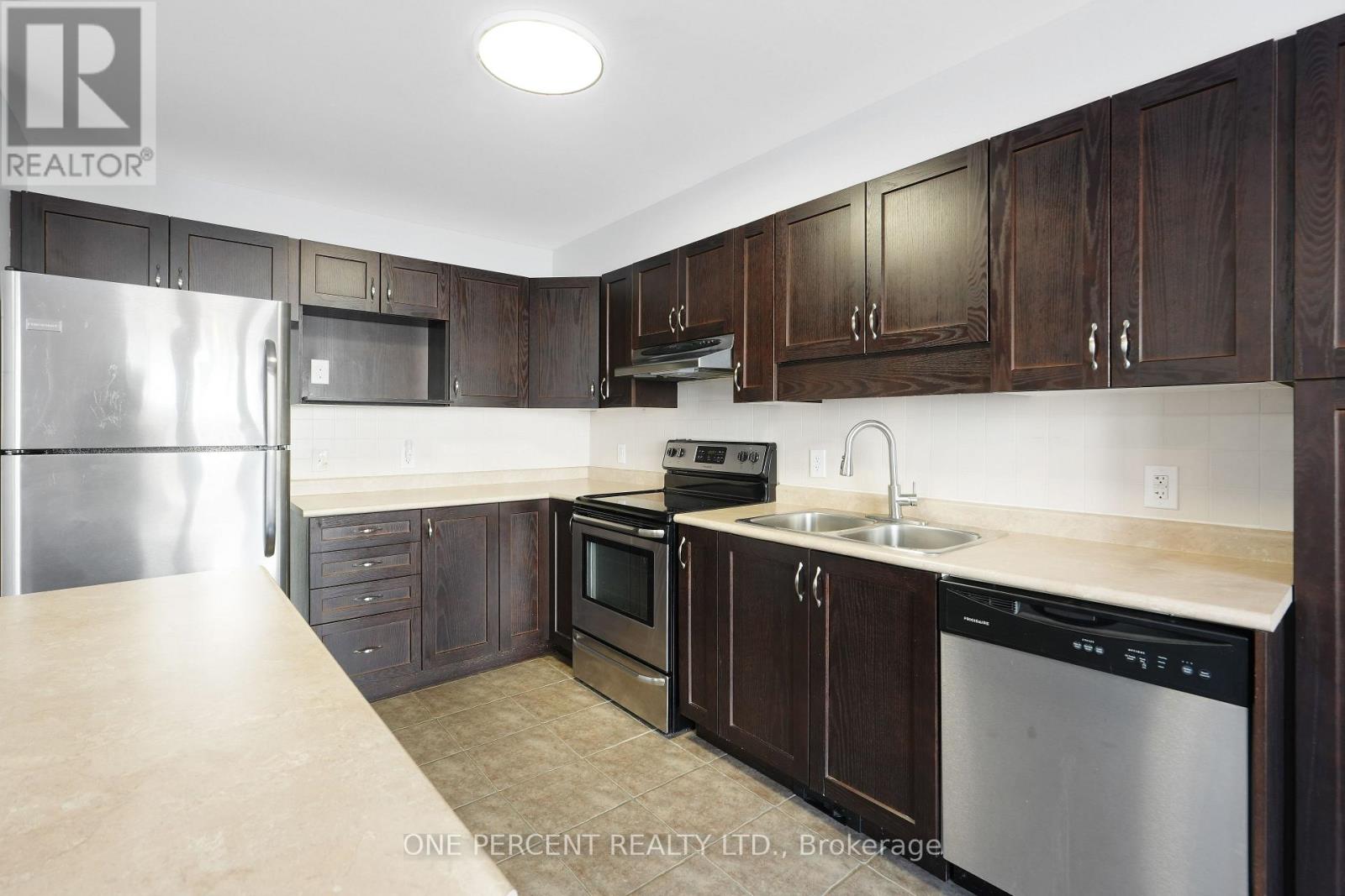 209 Rolling Meadow Crescent