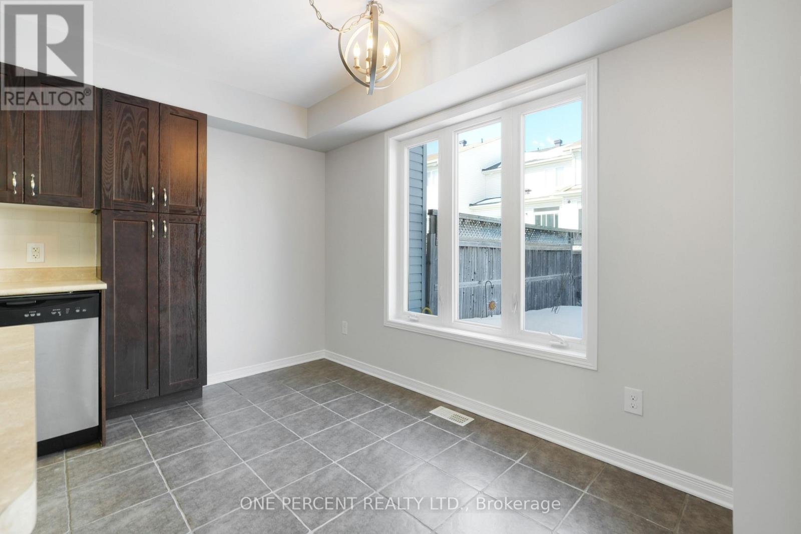 209 Rolling Meadow Crescent