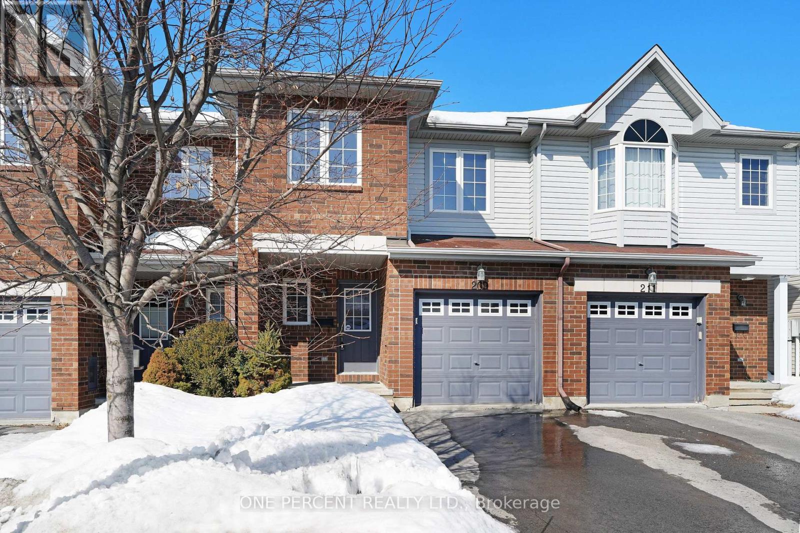 209 Rolling Meadow Crescent