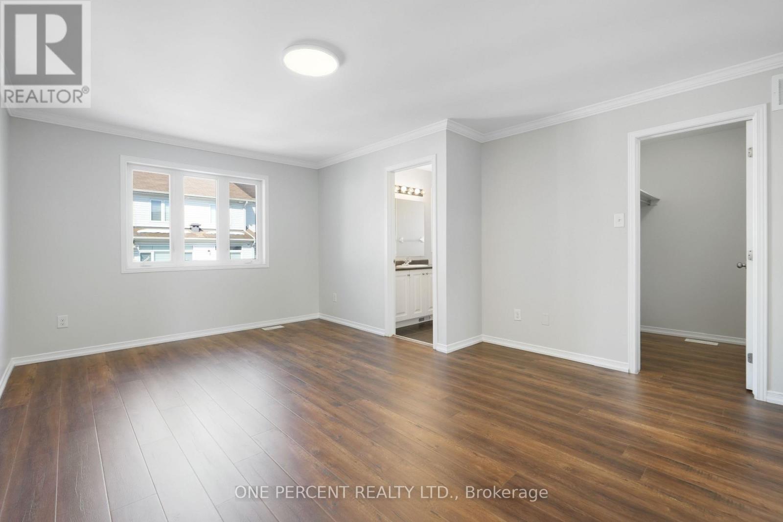 209 Rolling Meadow Crescent