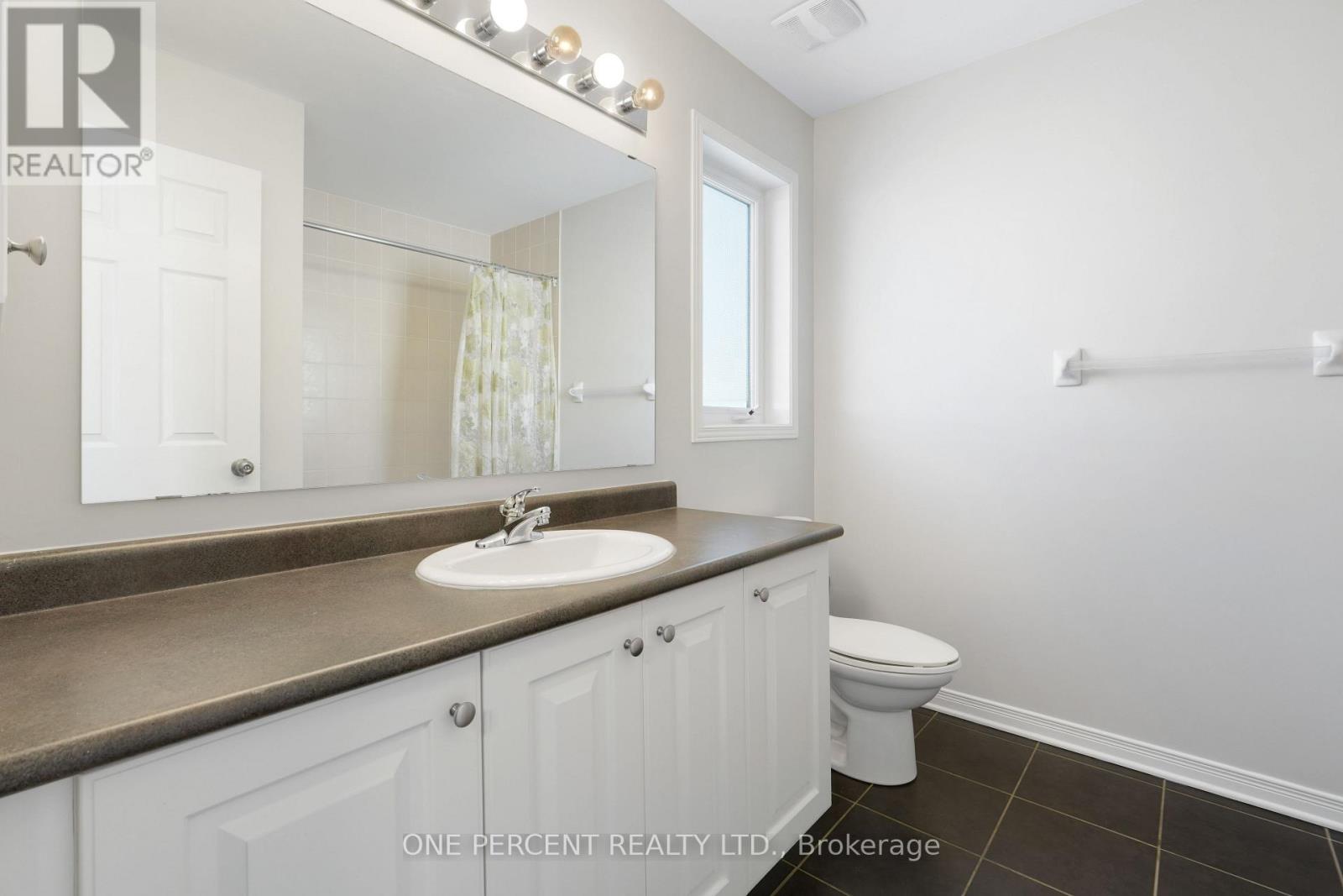 209 Rolling Meadow Crescent