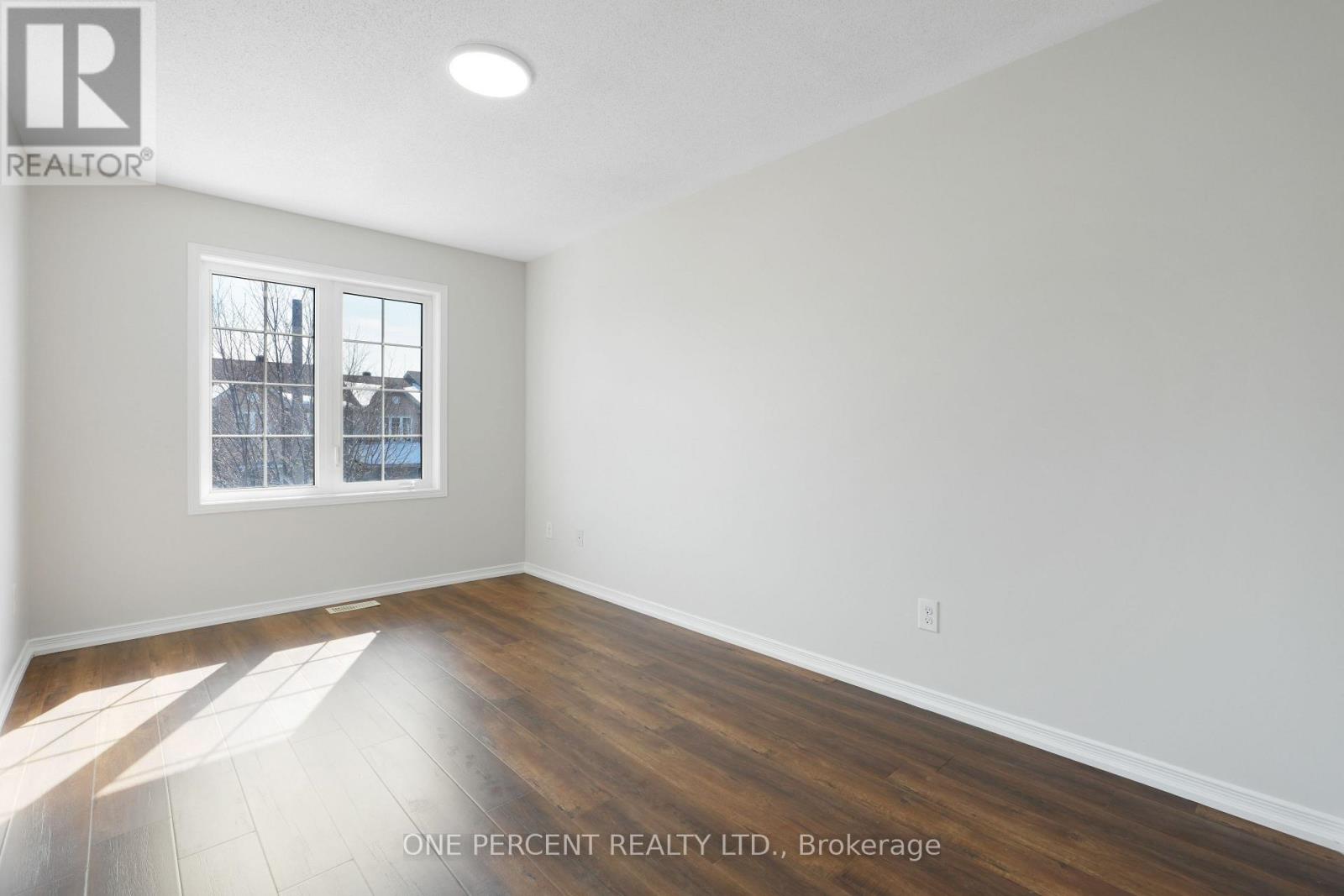 209 Rolling Meadow Crescent