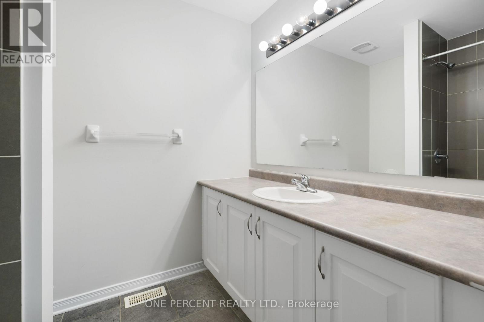 209 Rolling Meadow Crescent