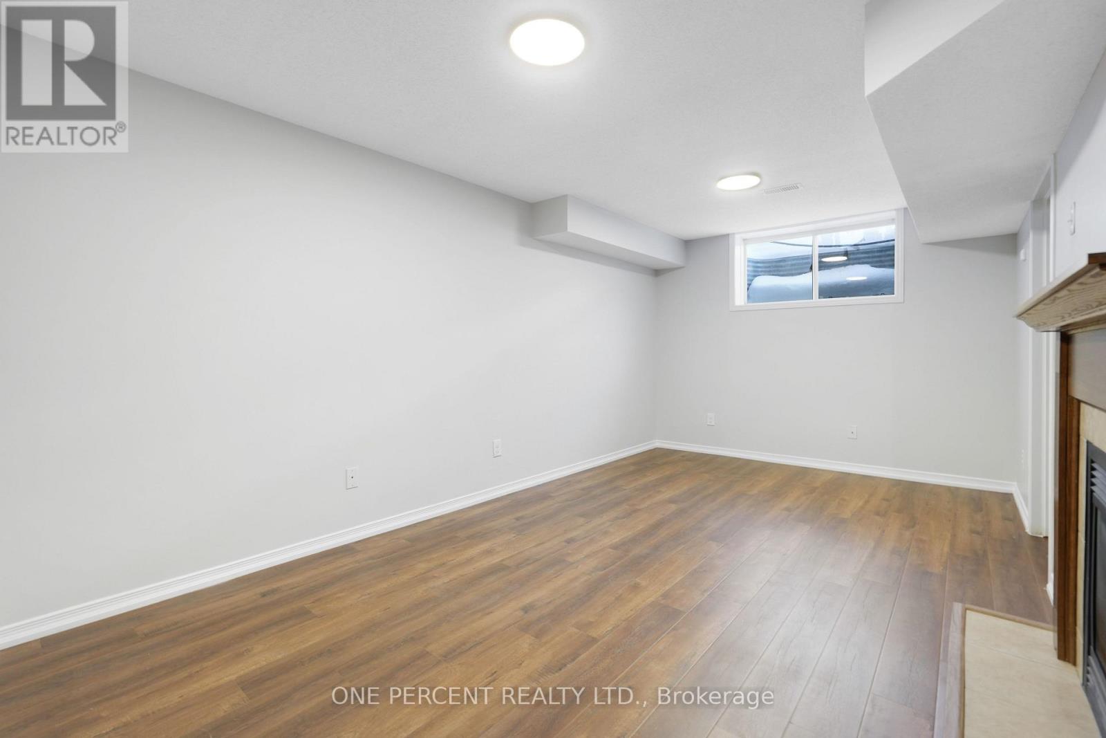 209 Rolling Meadow Crescent