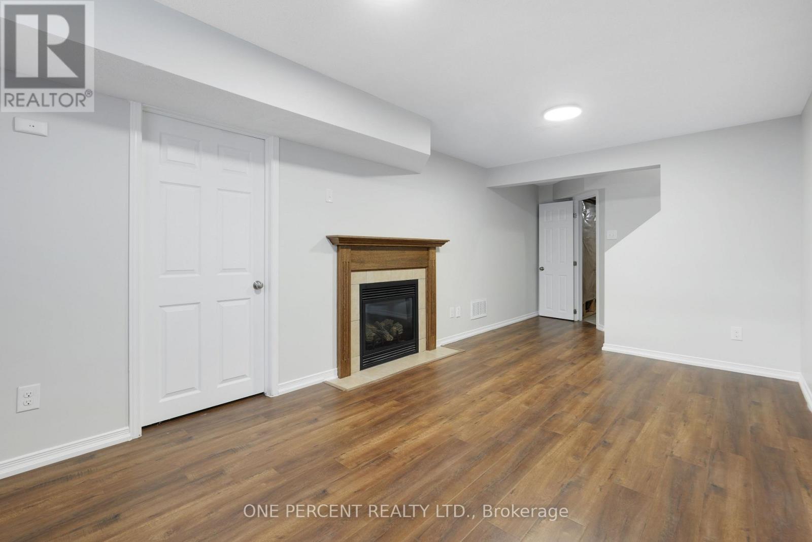 209 Rolling Meadow Crescent