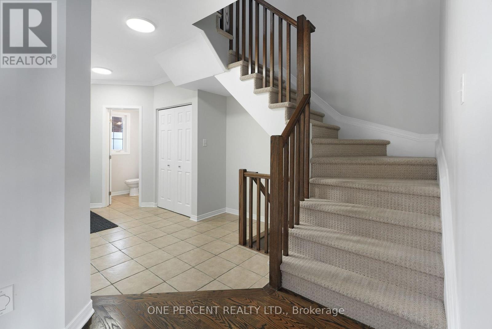 209 Rolling Meadow Crescent