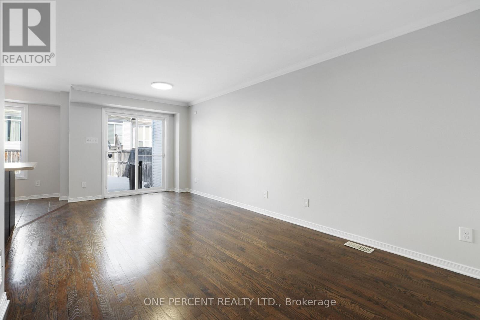 209 Rolling Meadow Crescent