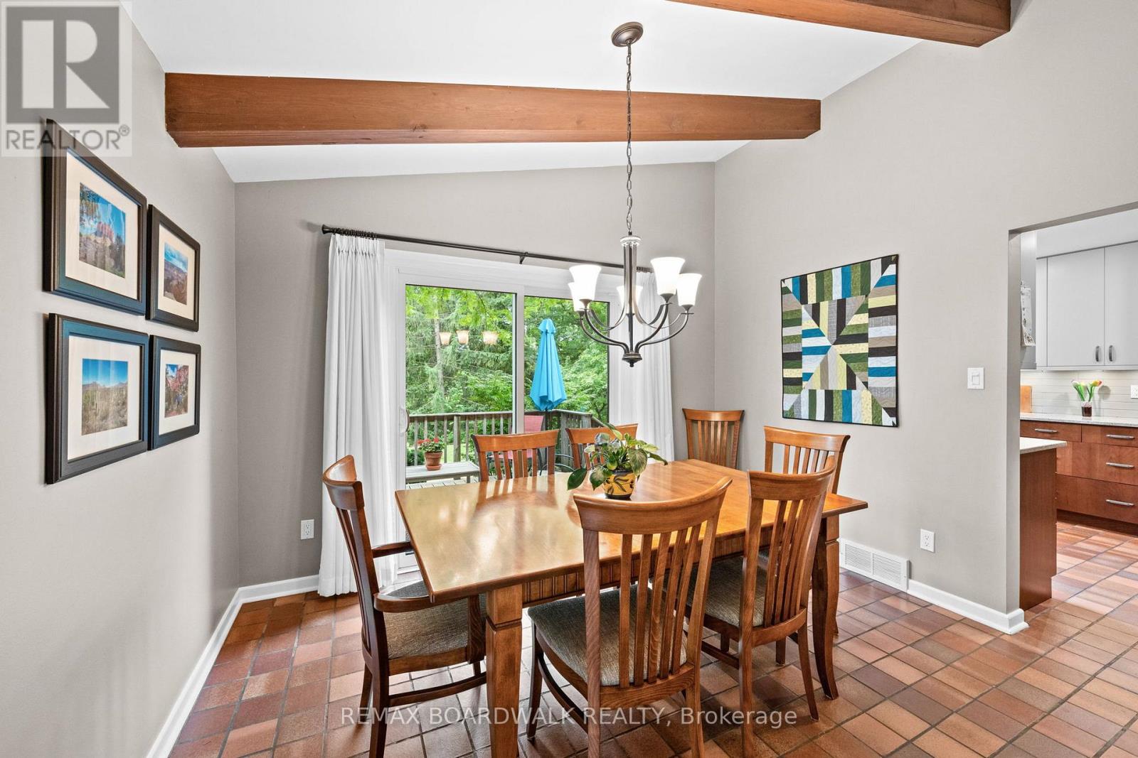 5984 Third Line Road N