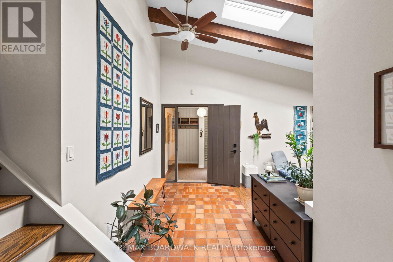 5984 Third Line Road N